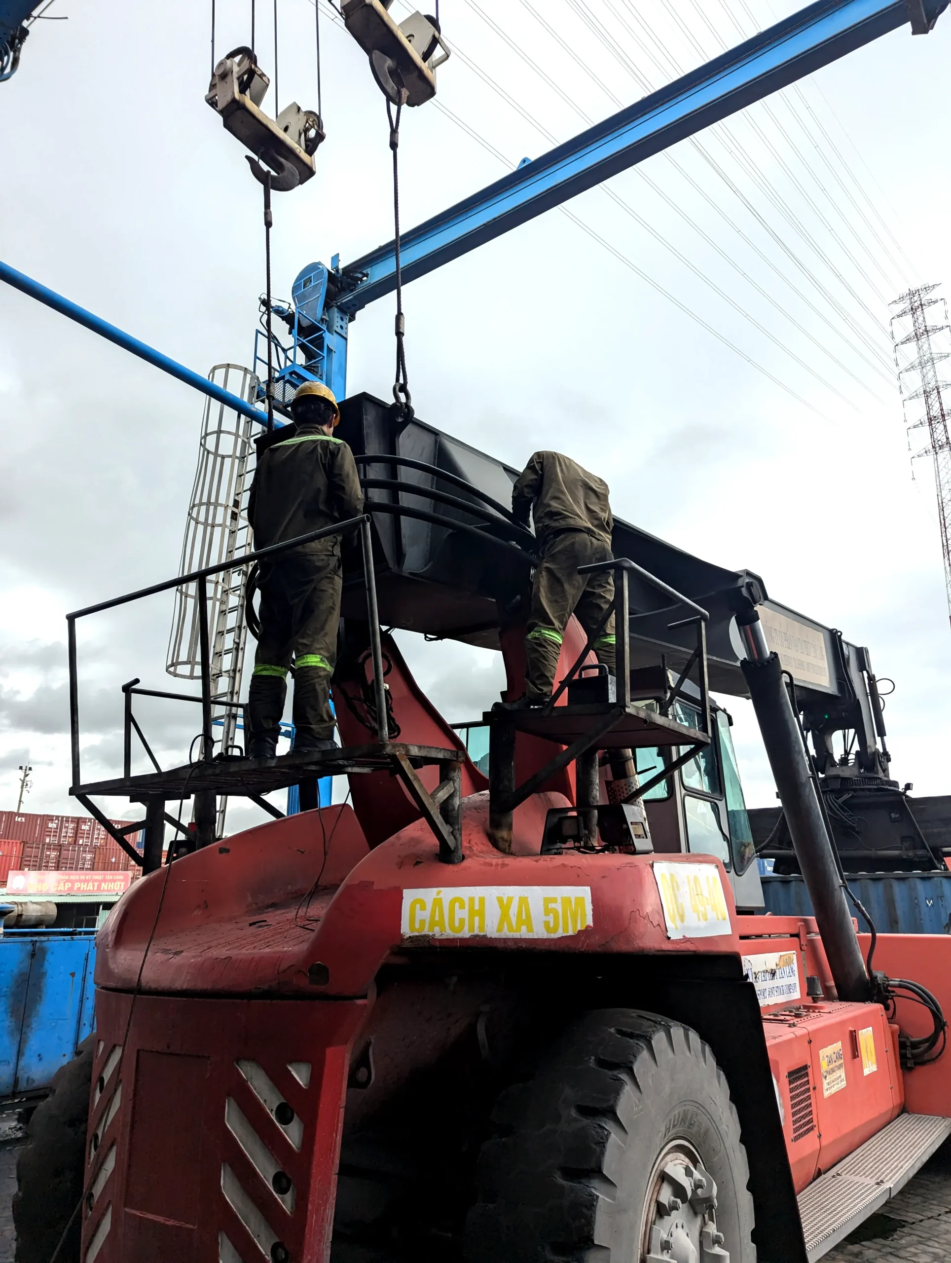 Dịch vụ sửa chữa, bảo dưỡng xe nâng container chuyên nghiệp - Công ty ...