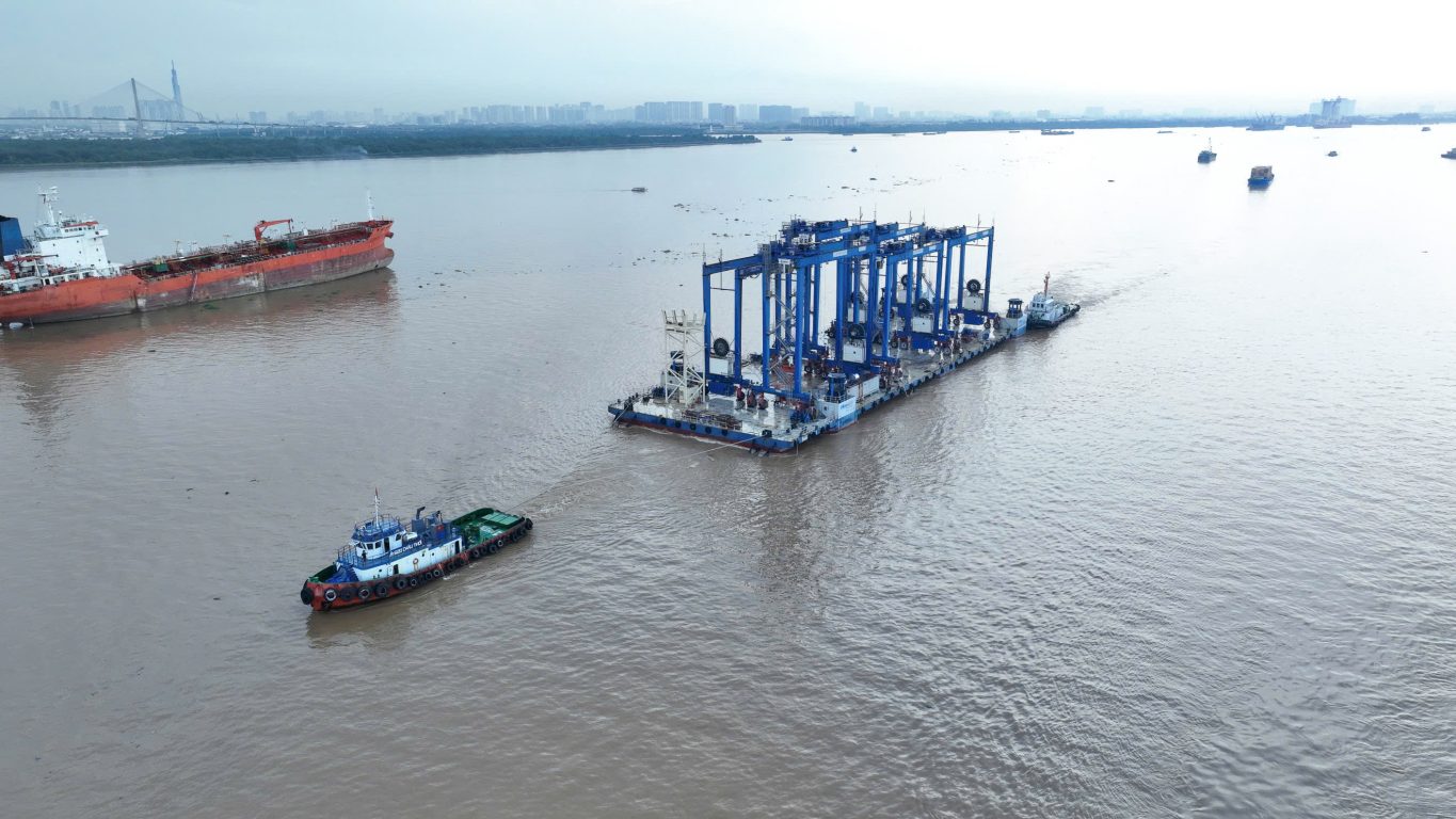 Vận chuyển siêu trường siêu trọng 06 cẩu RTG Kalmar